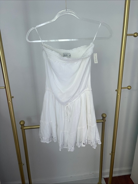Hollister Dresses & Skirts - NEVER WORN Hollister White Strapless Drawstring Blouson Mini Dress